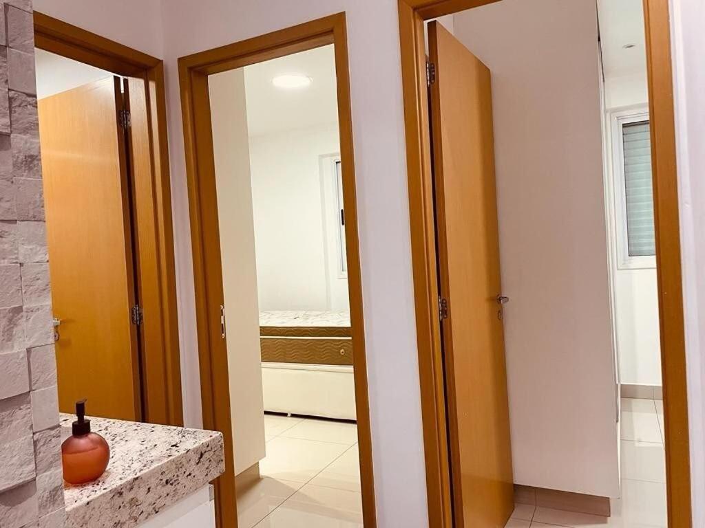 Appartamento 2 Qts.| 4 Hosp. | Ao Lado Do Goiania Shopping Esterno foto