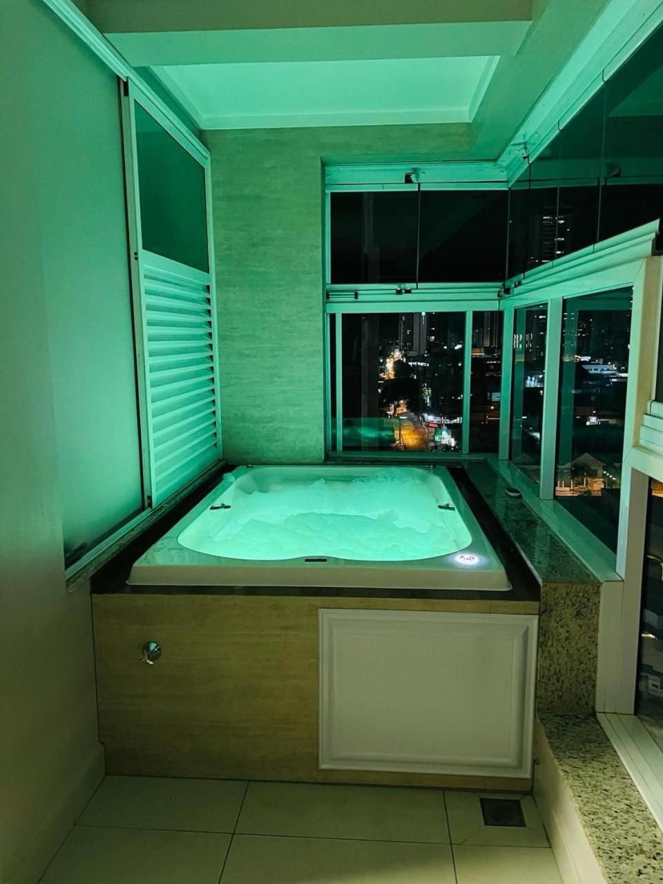 Appartamento 2 Qts.| 4 Hosp. | Ao Lado Do Goiania Shopping Esterno foto